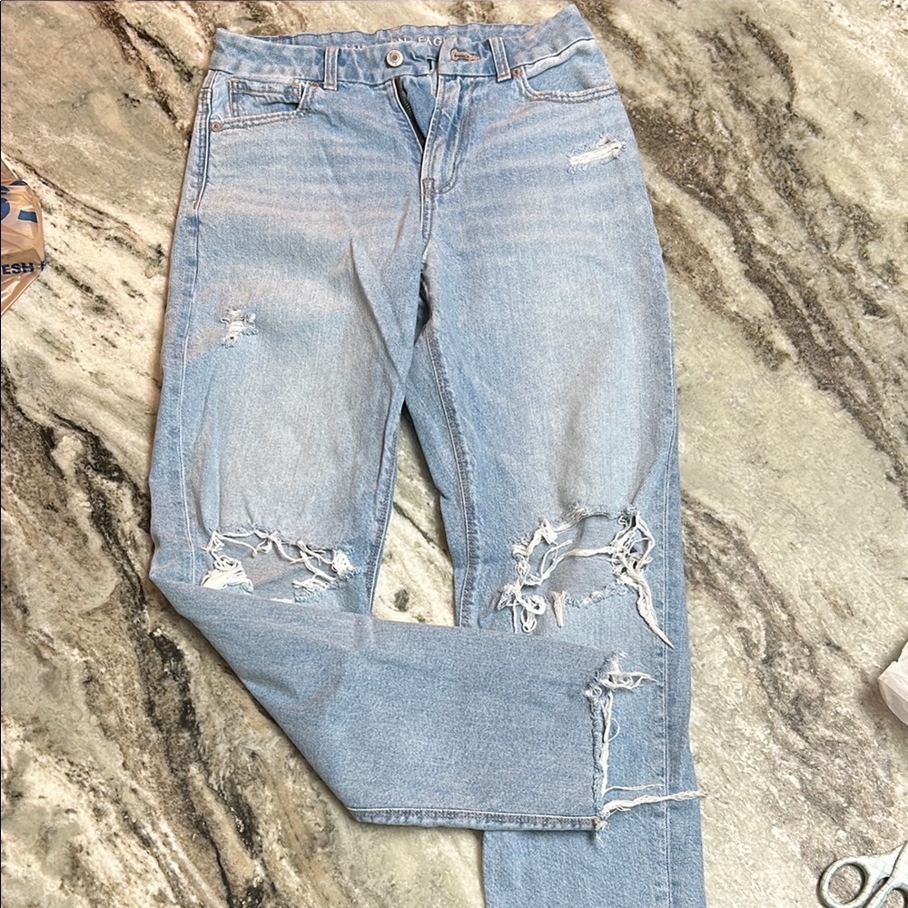 American Eagle Outfitters Light Blue Distressed Boyfriend Jeans